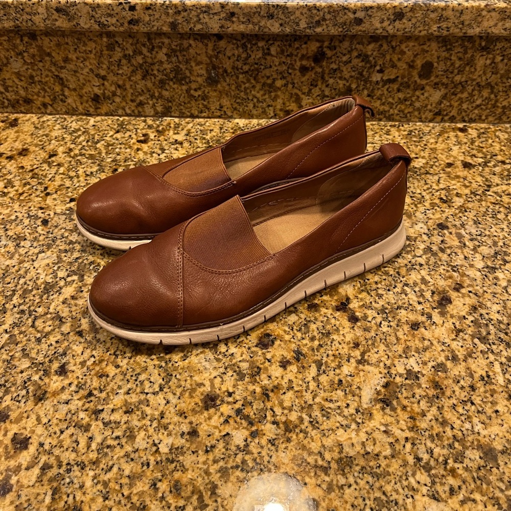 Vionic Leather Linden Slip On Flats Loafers Brown 9
